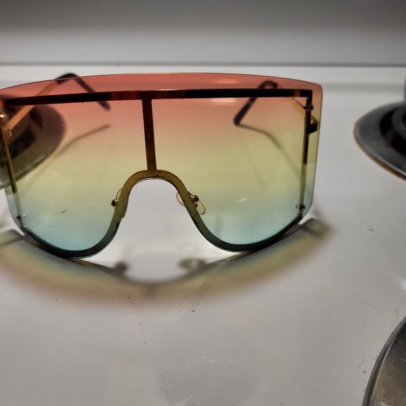 Sunglasses - Picture 1 of 3